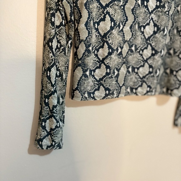 Rachel Zoe Mesh Snake Skin Print Turtleneck w Sheer Long Sleeves - Picture 7 of 12